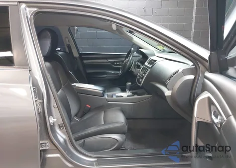 2016 Nissan Altima 2.5 Sr из США, поврежденный, VIN 1N4AL3AP6GC173867